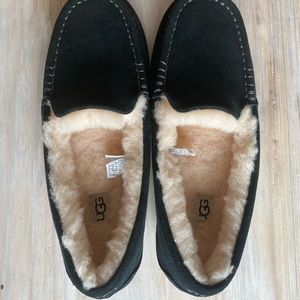UGG NWT Ansley Black Moccasins